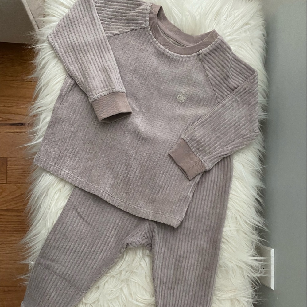 Gap Baby 2 piece velvet set size 18-24 months